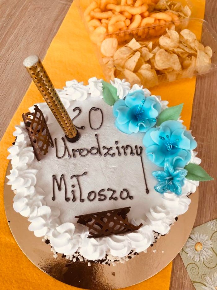 Tort urodzinowy Miłosza z okazji 20 urodzin.