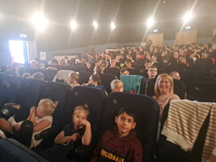 Oczekujemy na film. 