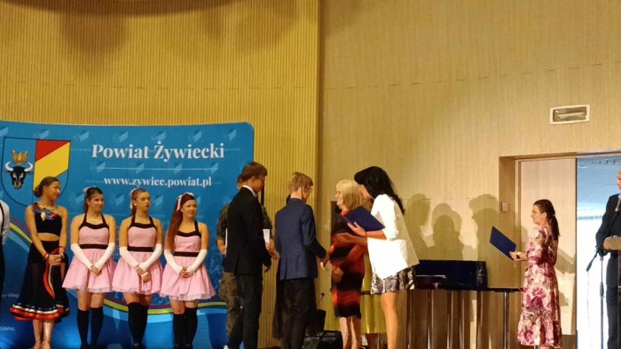 Gala podsumowująca osiągnięcia edukacyjne w szkołach prowadzonych przez Powiat Żywiecki w roku szkolnym 2023/2024.
