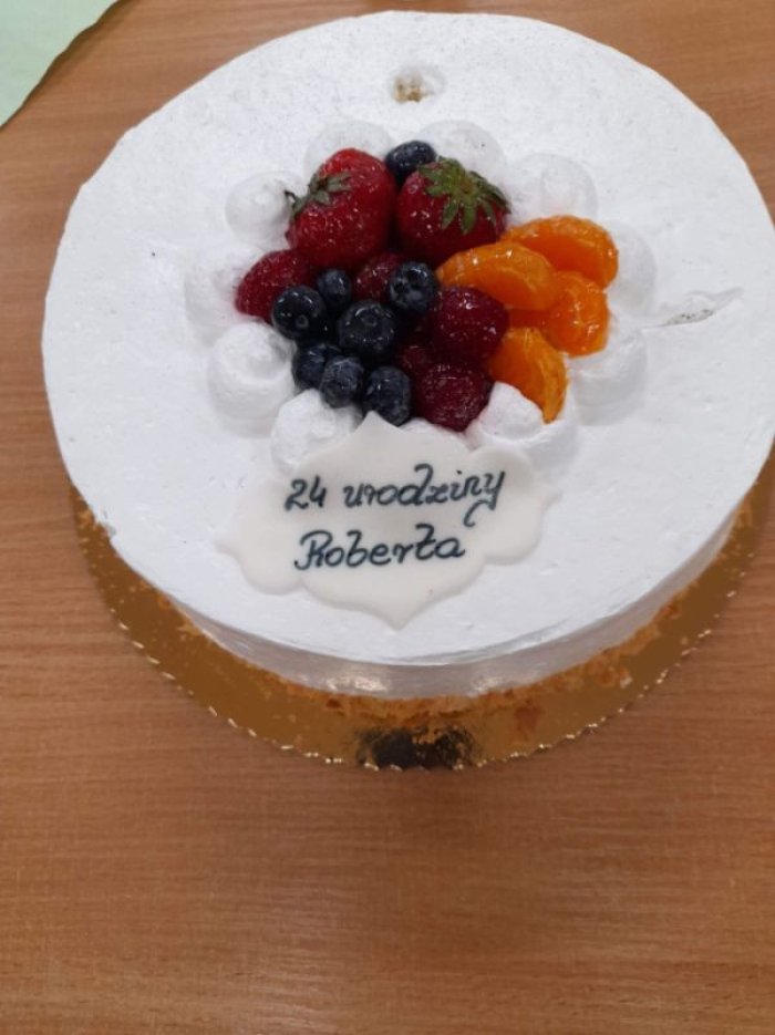 Tort z okazji 24 urodzin Roberta.