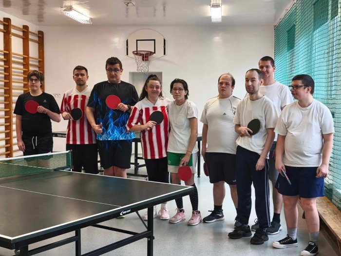 Szkolna reprezentacja tenisa stołowego.