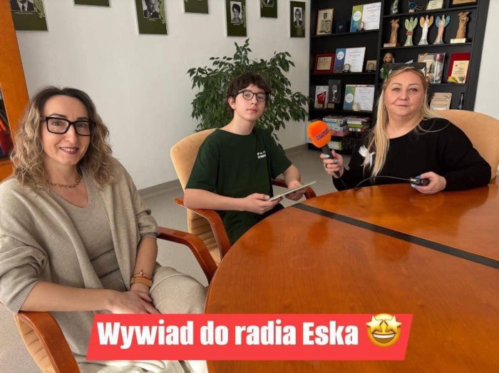 Spotkanie Ambasadorów i koordynatora Złotych Szkół  z radiem Eska.