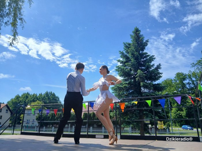 Pokaz tańca cha-cha.