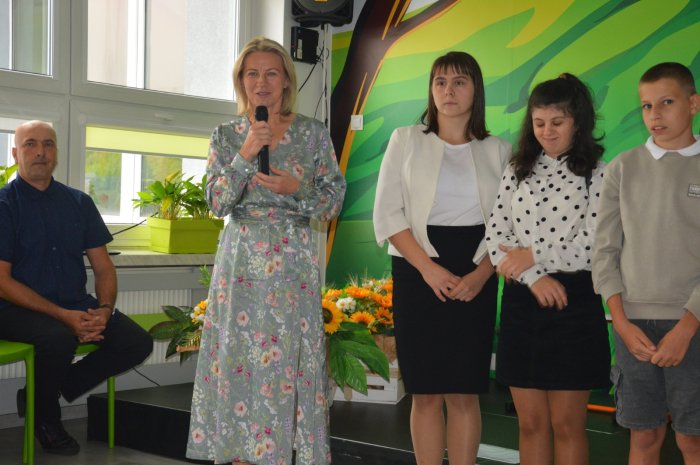 Powitanie uczniów przez panią dyrektor Ośrodka Magdalenę Worek.
