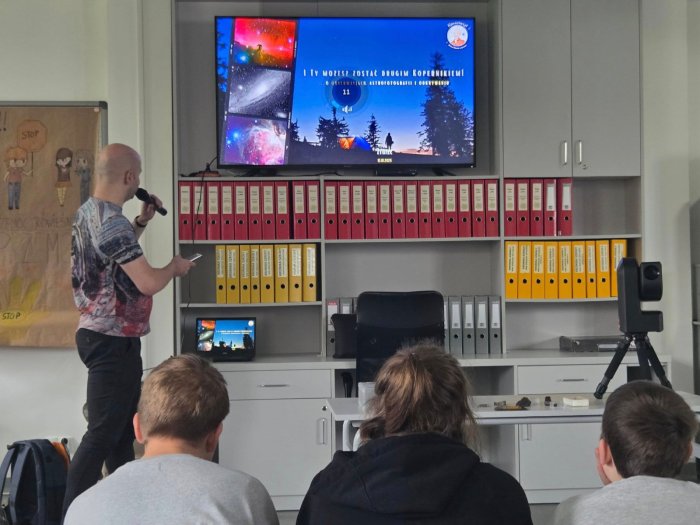 Prelekcja żywieckiego astronoma Pana  Michała na temat gwiazd.