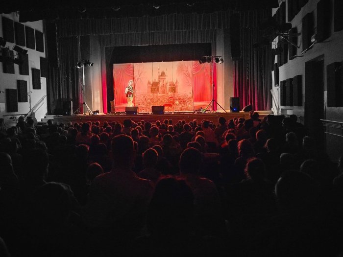 Przedstawienie w  Miejskiego Centrum Kultury w Żywcu.