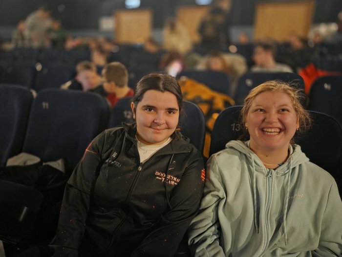 Uczennice szkoły w kinie Janosik w Żywcu.