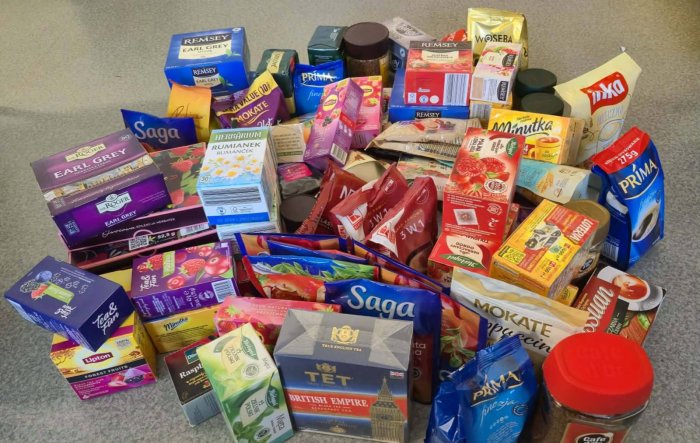 Dary zebrane w naszej szkole przez uczniów dla seniorów.