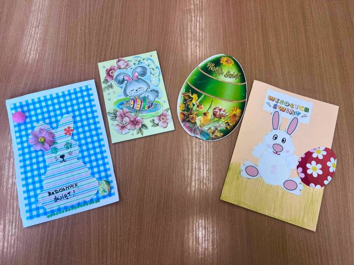 Kartki świąteczne wykonane przez uczniów innych szkół.