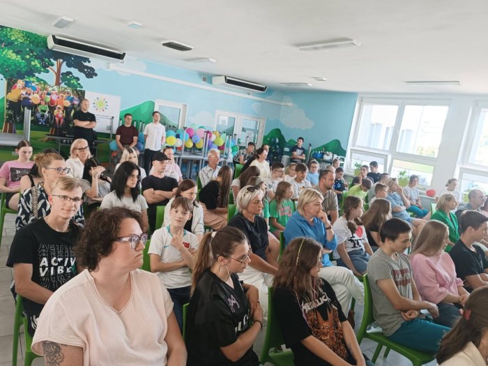 Uczestnicy wyjątkowego spotkania dla rodzin zastępczych.