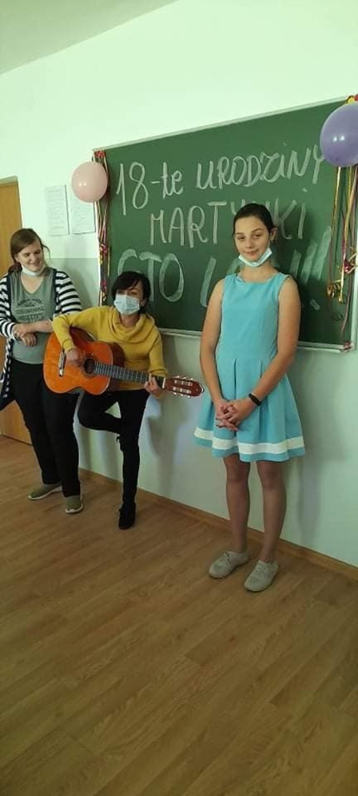 Odśpiewane STO LAT dla Solenizantki. 