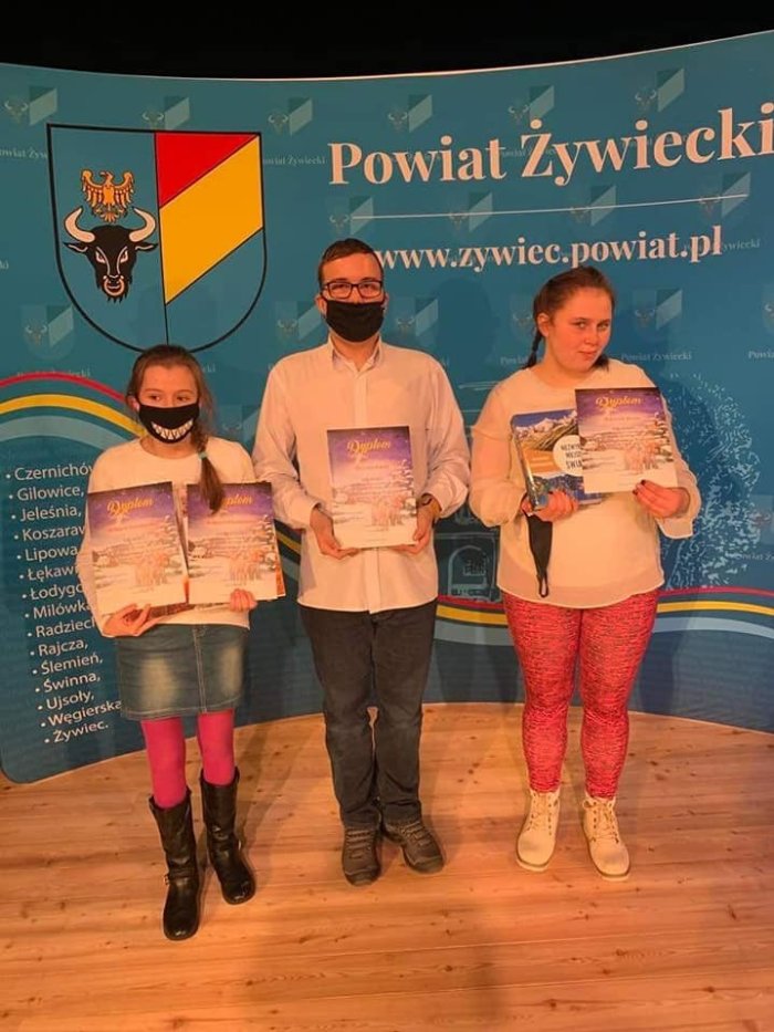 Nagrodzeni uczniowie. 