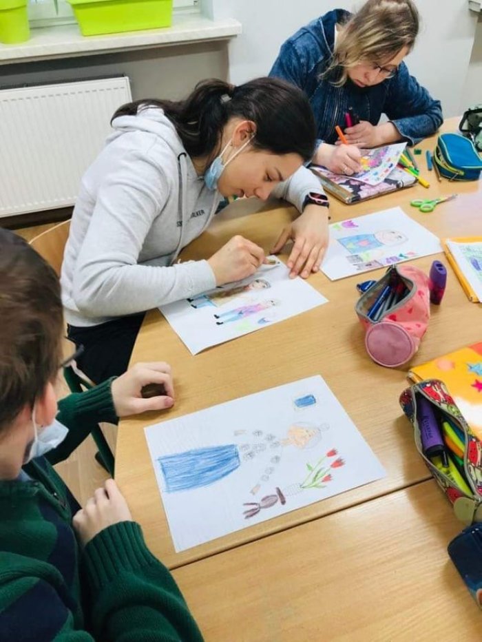 Uczniowie podczas pracy. 