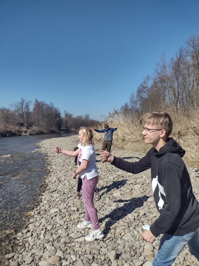 Zabawy na świeżym powietrzu. 