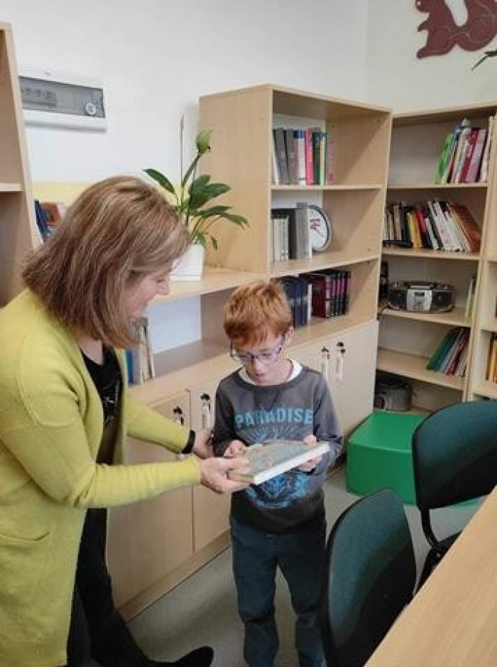 Uczniowie klas 1 otrzymali bezpłatne Wyprawki Czytelnicze.