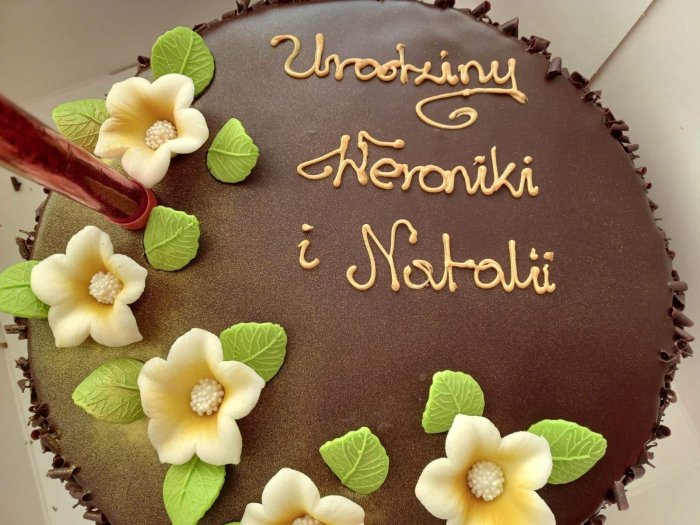 Tort urodzinowy Natalii i Weroniki.