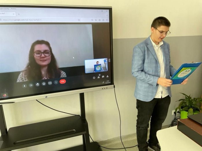 Debata on line uczniów naszej szkoły z absolwentką Uniwersytetu Ekonomicznego.