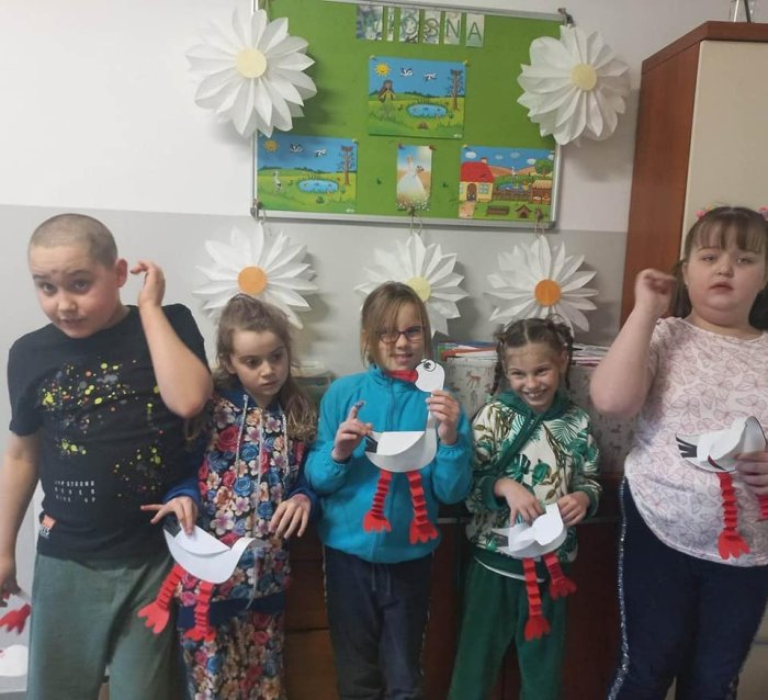 Prezentacja prac plastycznych  bociany. 