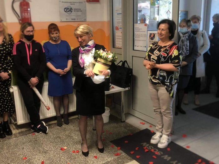 Pani Dyrektor dziękuje wszystkim za miłą niespodziankę. 